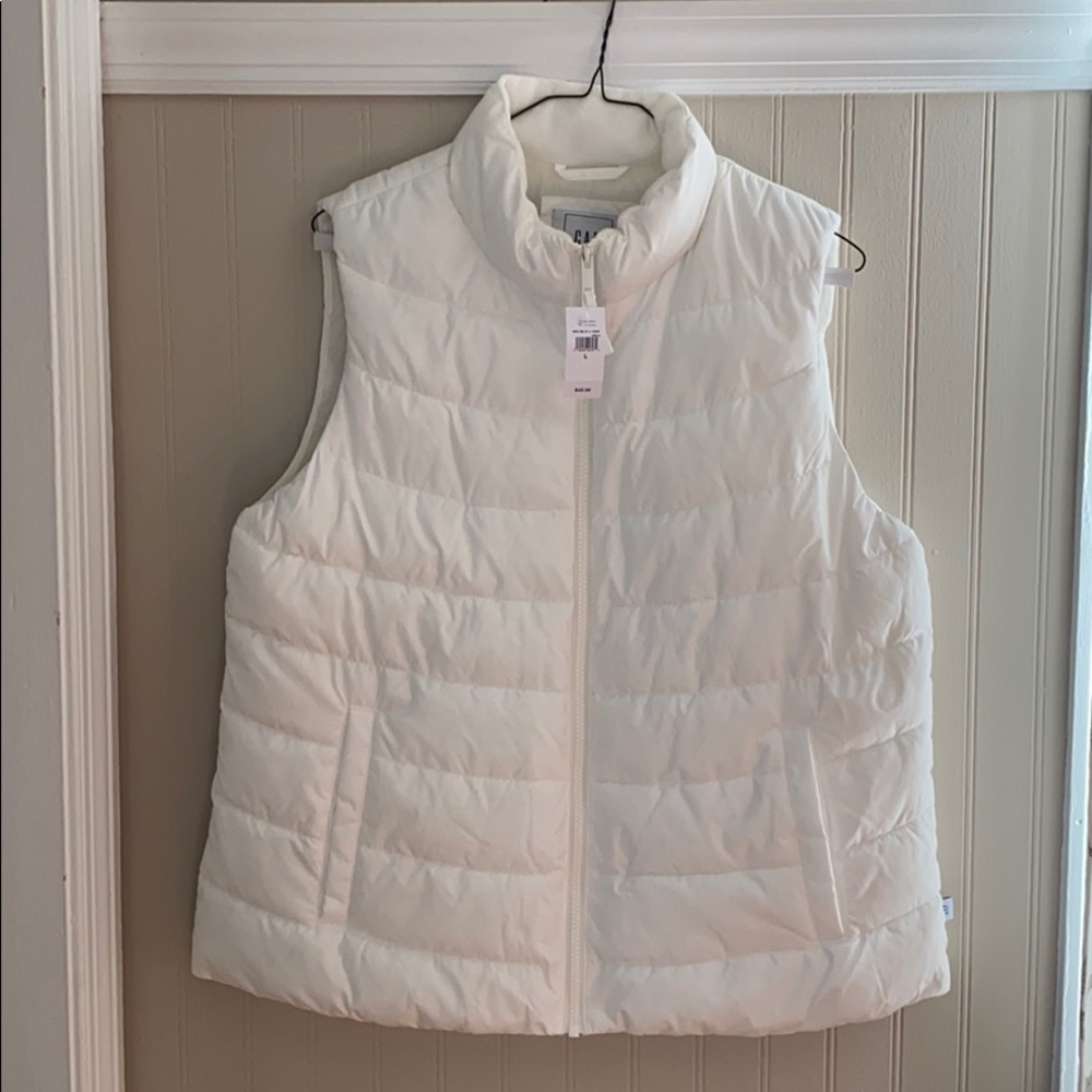 NWT Women’s Gap White Vest